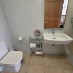 Lucas House 4 * לאגוּ‏ש