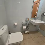 Lucas House 4 *