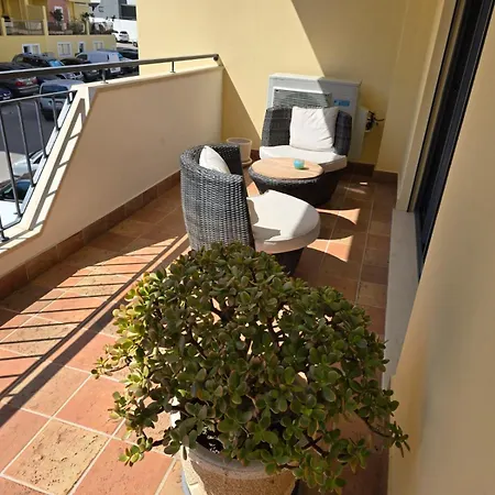 Lucas House 4 * לאגוּ‏ש